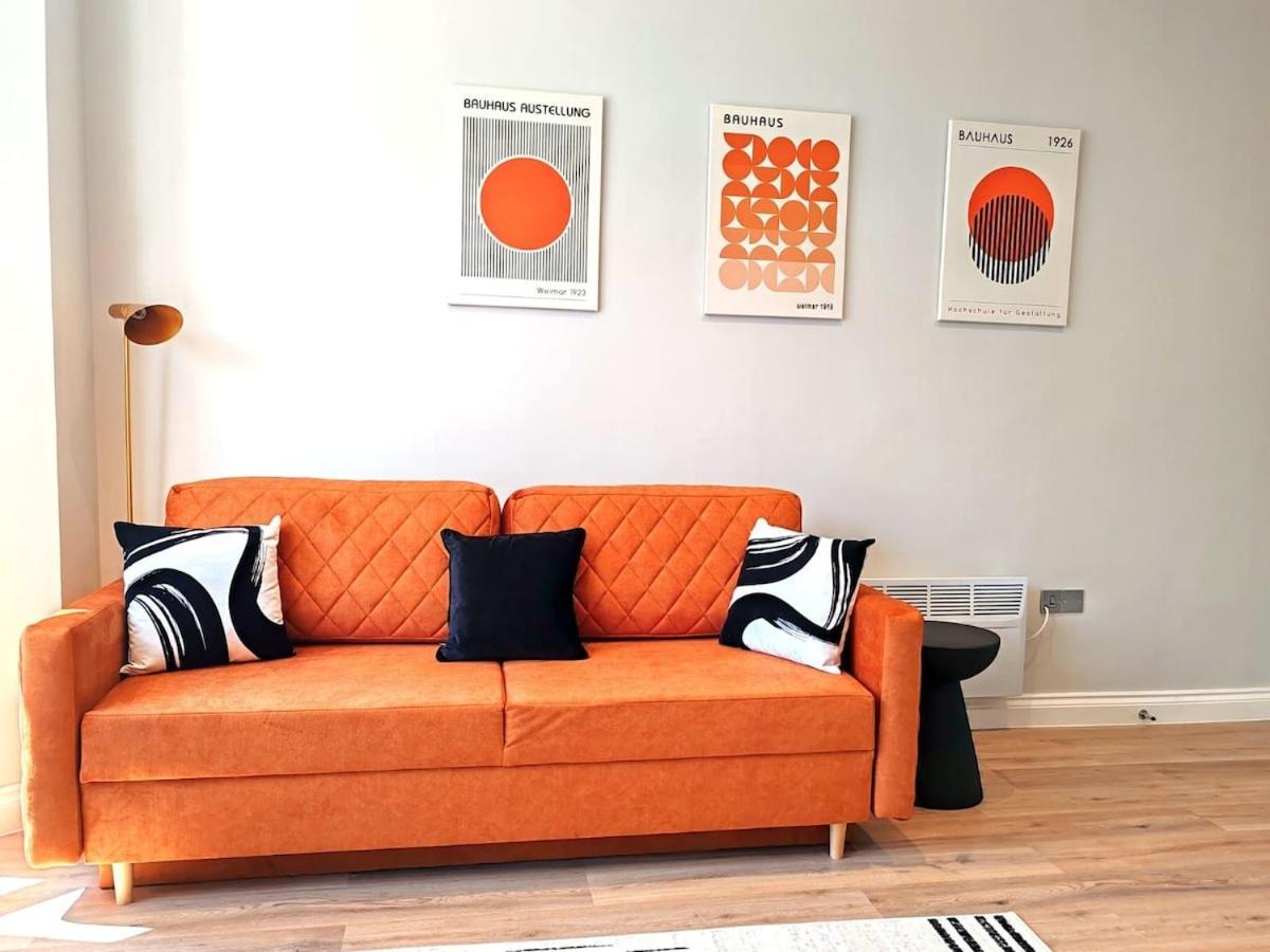Stunning Modern Apartment Sleeps 4 - 6 Min Walk From Golden Beaches-Free Parking Борнмът Екстериор снимка